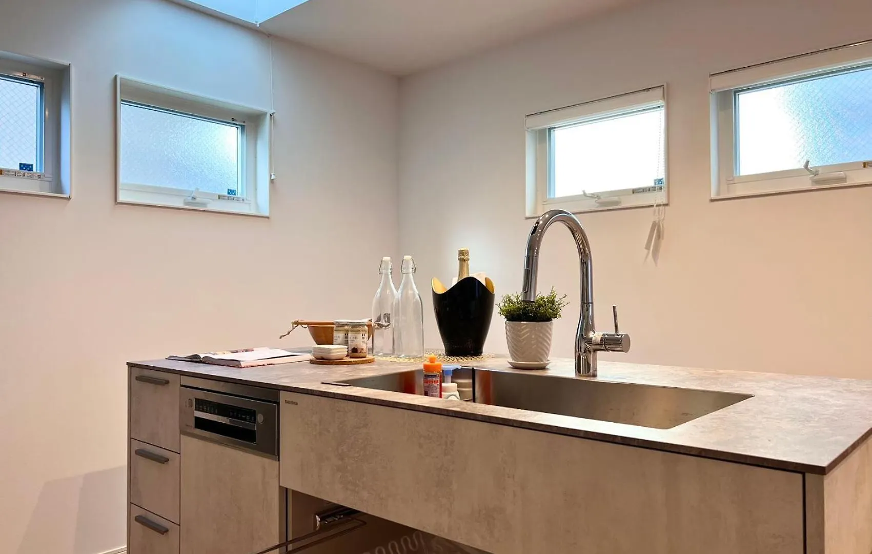 Fang-Chihaya House Apartment Tokyo 0*,  Japan